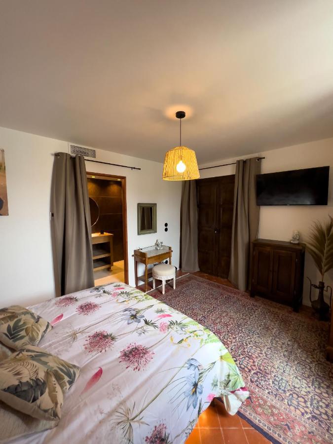 Bed and Breakfast Les Baroudeurs De Saint Jean Exterior foto
