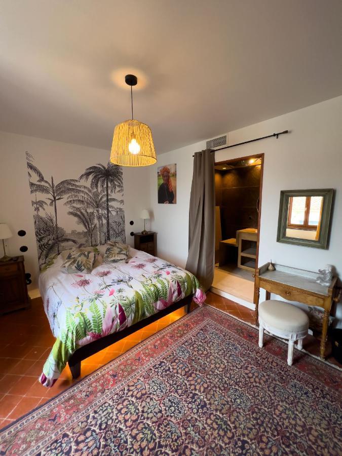 Bed and Breakfast Les Baroudeurs De Saint Jean Exterior foto