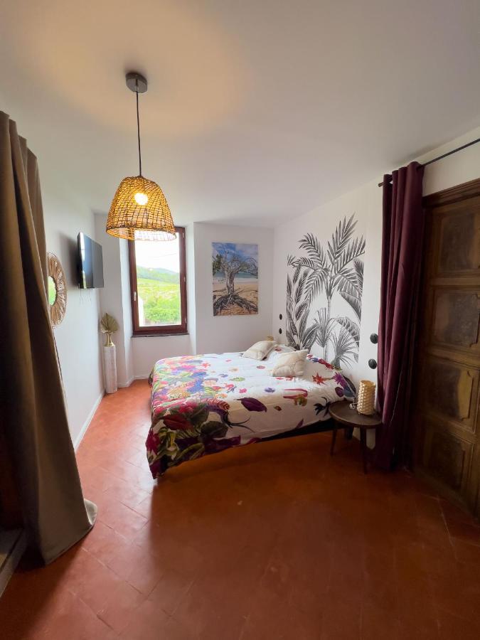 Bed and Breakfast Les Baroudeurs De Saint Jean Exterior foto