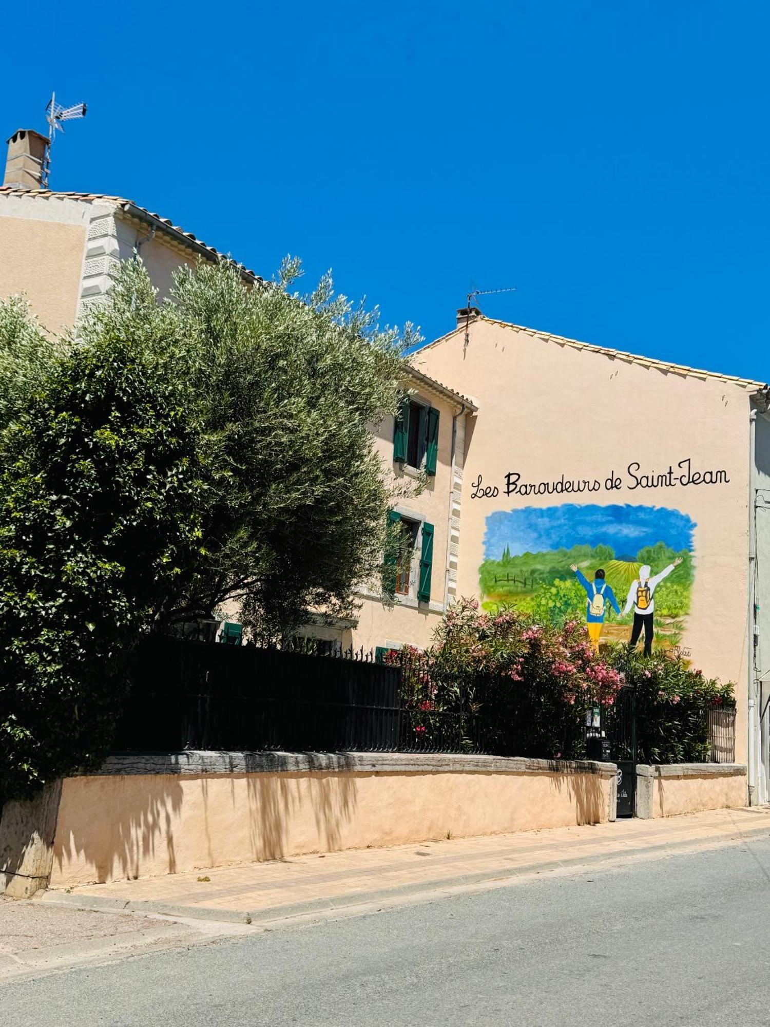 Bed and Breakfast Les Baroudeurs De Saint Jean Exterior foto