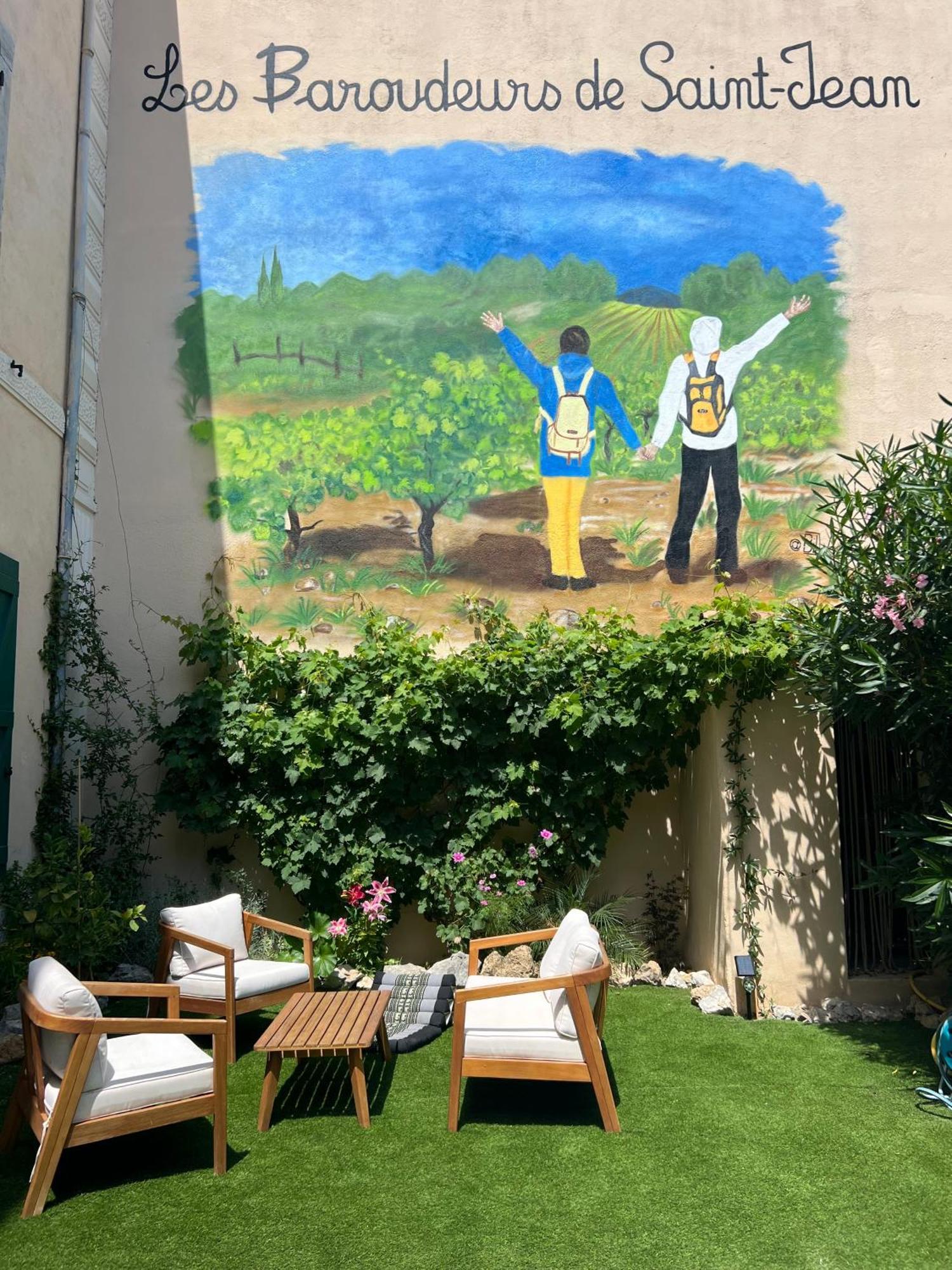 Bed and Breakfast Les Baroudeurs De Saint Jean Exterior foto